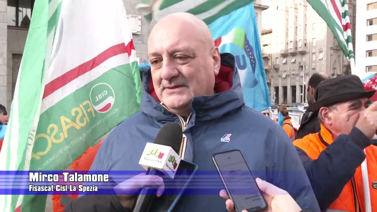 Maris, dipendenti ancora senza tredicesima, presidio davanti al comune