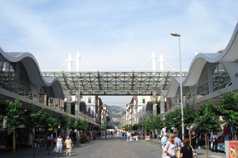 Chiusura della struttura che ospita il mercato in Piazza Cavour: interviene Confesercenti