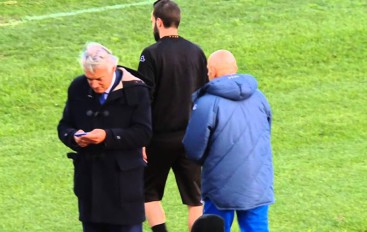 Spezia Calcio, i tifosi contestano durante l’allenamento