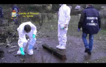 Maxi sequestrato di amianto in area industriale a Castelnuovo Magra: il video