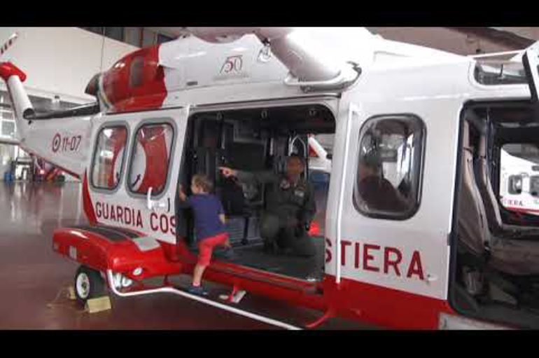 Guardia Costiera, la base elicotteri di Sarzana aperta al pubblico