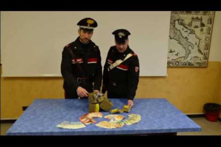 Hascisc, i Carabinieri arrestano due spacciatori