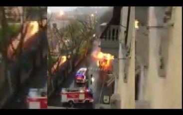 Autobus Atc a fuoco in viale San Bartolomeo
