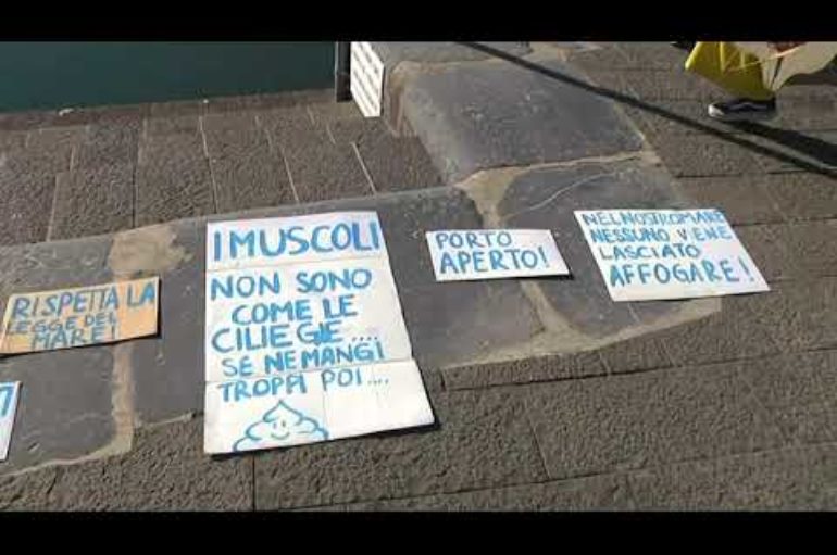 Sardine a Lerici, protesta contro Salvini